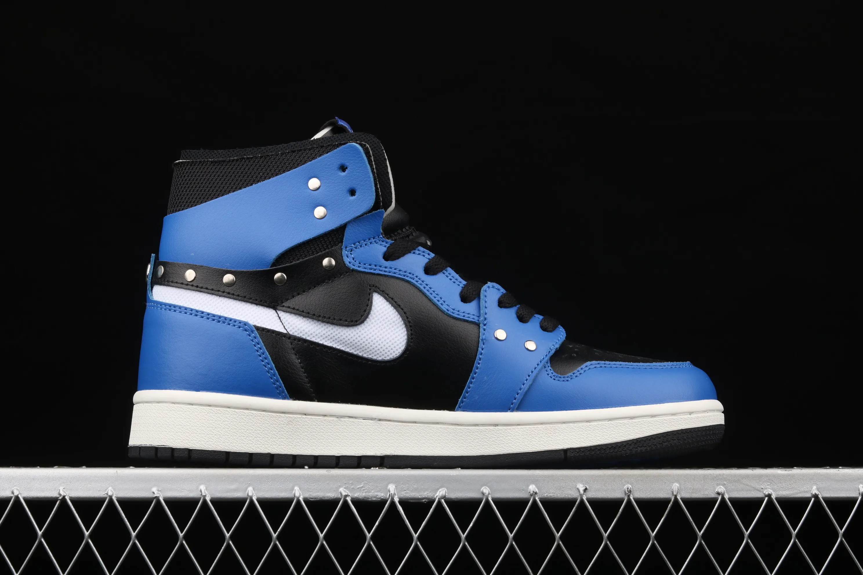 All categories Air Jordan Jordan series basketball shoes Air Jordan 1 High Z version Air Jordan 1 Zoom Comfort SE "Hyper Royal" AJ1 Joe 1 metal rivets black and blue CZ1360-401